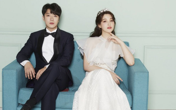 Gelar Resepsi Setelah Punya Anak, Intip Foto Pernikahan Choi Minhwan dan Yulhee 
