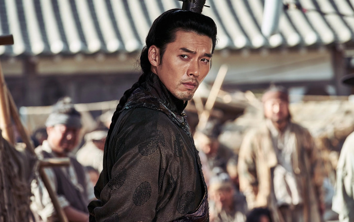 Hyun Bin Curhat Rasanya Syuting Adegan Action Lawan Zombie di 'Rampant'