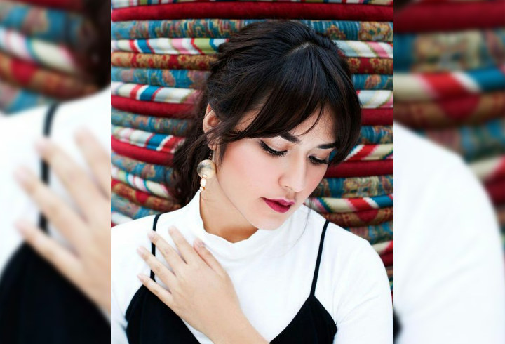 Make Up Look Ala Indonesia yang Fokus Pada Eye Shadow dan Lipstik
