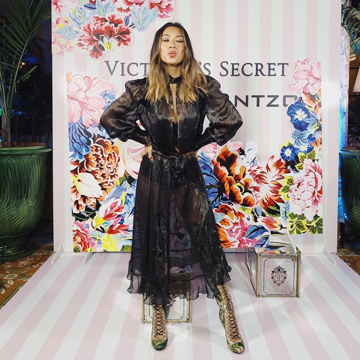 Jennifer Bachdim yang Tak Kalah Seksi dengan Model Victoria's Secret