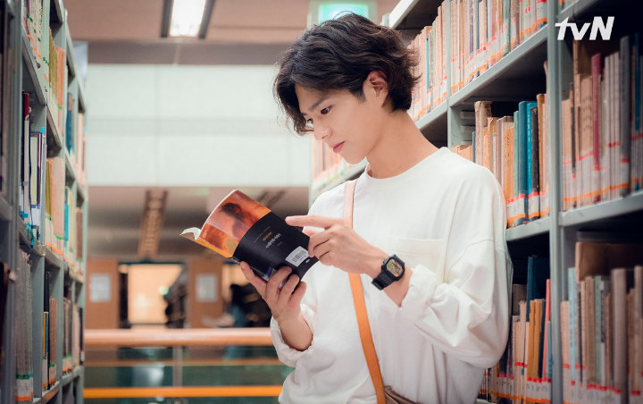 Syuting 'Encounter' di Korea, Park Bo Gum Kini Berambut Cepak dan Tampil Necis