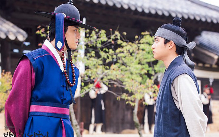 Bromance di 'Hundred Days Husband', Kim Seon Ho Curhat Serunya Syuting Bareng D.O. 