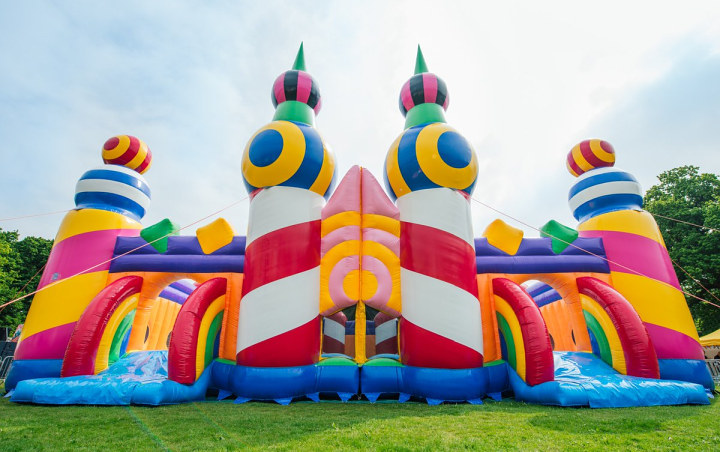 Video Bouncy Castle Kempes Saat Anak-Anak Tengah Bermain Jadi Viral, Warganet Ikut Ngeri