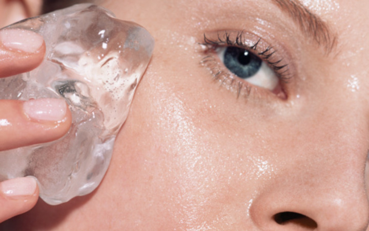 Coba Tren Facial Es Batu dan Rasakan 7 Manfaat Menakjubkannya untuk Kecantikan Kulit Wajah