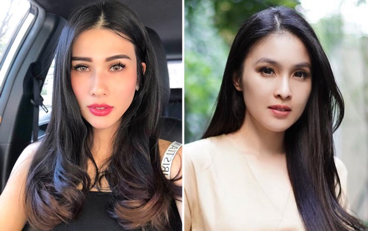 Tak Sengaja Bertemu di Pusat Perbelanjaan, Stevianne Agnecya dan Sandra Dewi Bak Anak Kembar