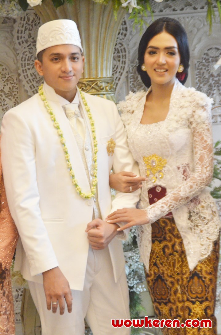 Konsep Busana Pernikahan Ge Pamungkas-Kyku