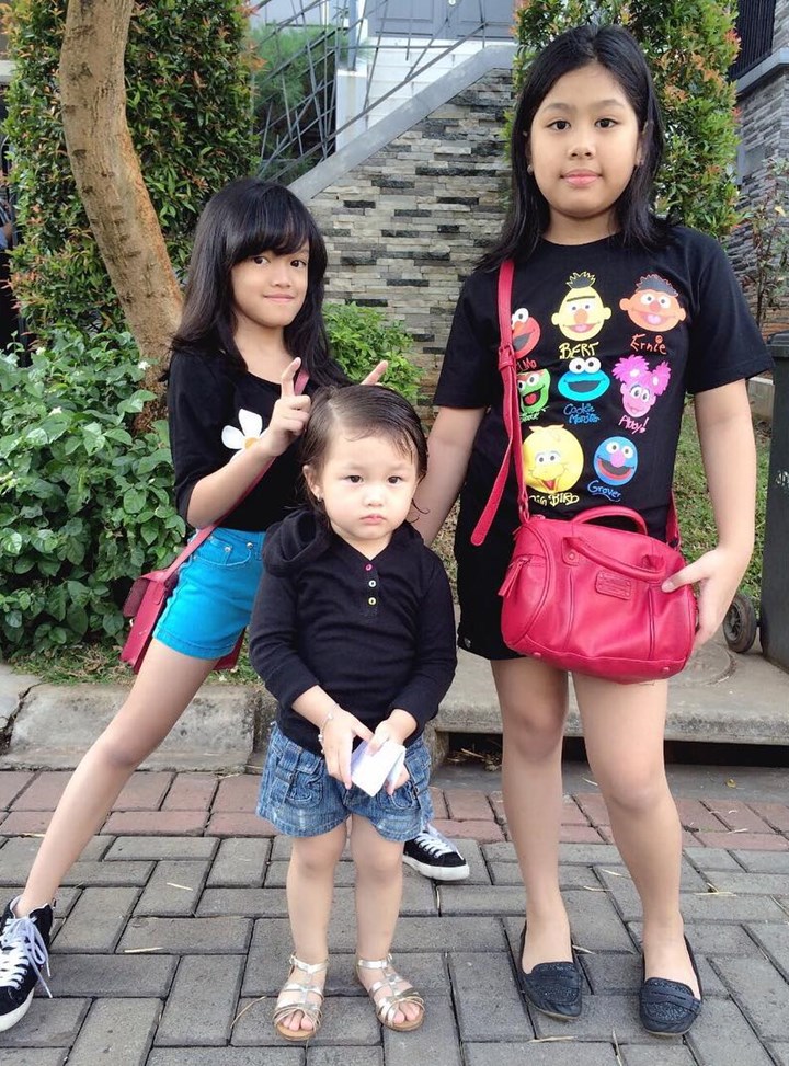 Berpose Lagi Bareng Eleanor, Gaya Syafa dan Nur Amalia Juga Keren Sekaligus Kocak Lho