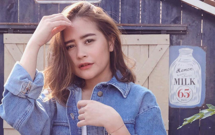 Bagikan Foto Selfie Di Atas Ranjang, Prilly Latuconsina Disebut Terlalu Dewasa