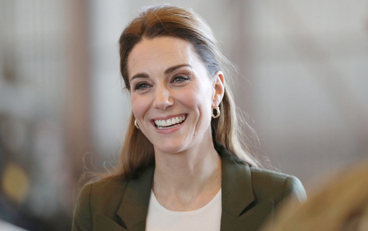 Kate Middleton Setir Mobil Sendiri, Warga Inggris Langsung Heboh