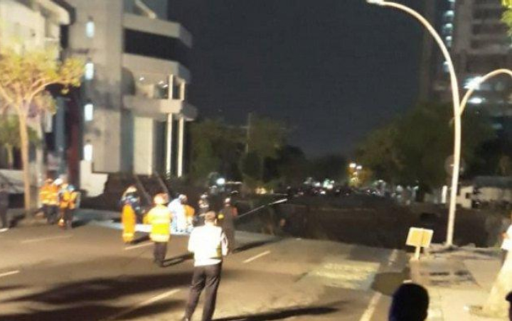 Jalan Gubeng Ambles Diduga Akibat Kesalahan Konstruksi, Polisi Periksa Kontraktor