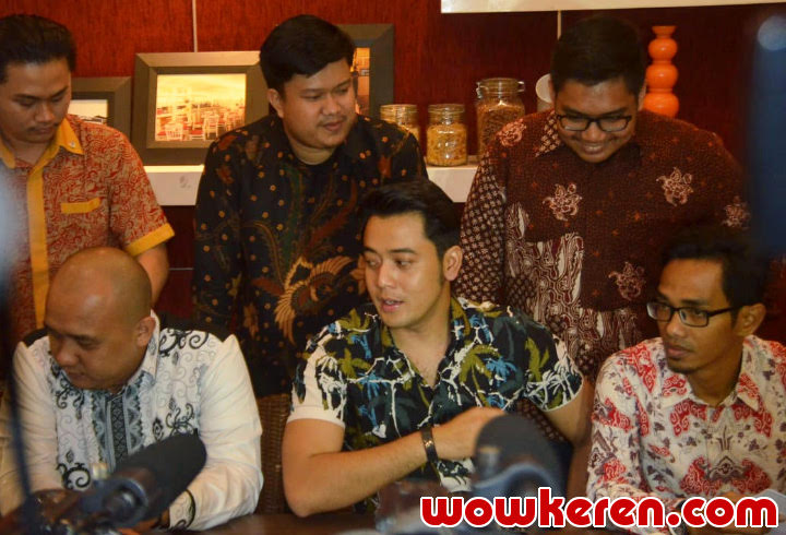 Hilda Vitria Dikabarkan Pernah Hamil, Reaksi Kriss Hatta Bikin Penasaran