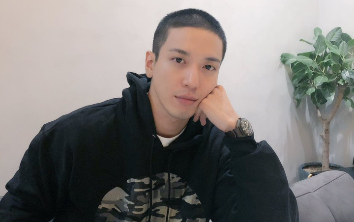 Sambut Tahun Baru, Jung Yong Hwa Pamer Foto Ganteng dengan Rambut 'Panjang'