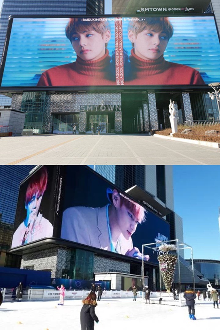Fans Pasang Iklan Ulang Tahun V BTS di Gedung SMTOWN COEX