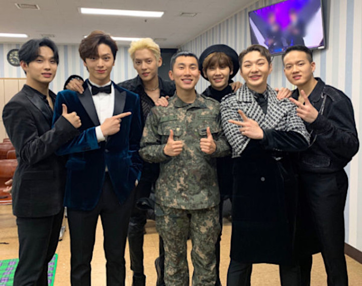 Lindungi dari Cuaca Dingin, Jimin BTS Lakukan Hal Manis Ini untuk Eunkwang BTOB