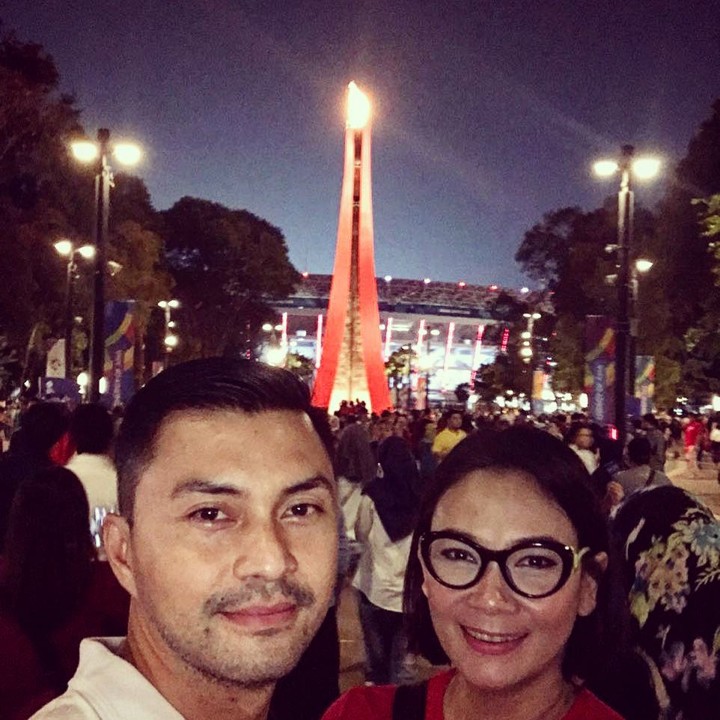 Anjasmara dan Dian Nitami Habiskan Waktu Tonton Asian Games 2018