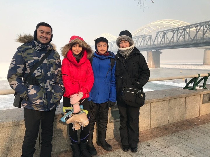 Cari Nuansa Baru, Anjasmara Boyong Keluarga Liburan ke Tiongkok