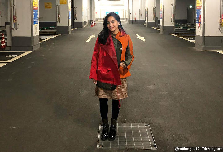Stylish Abis Pakai Jaket Lucu Keluaran Brand Sacai