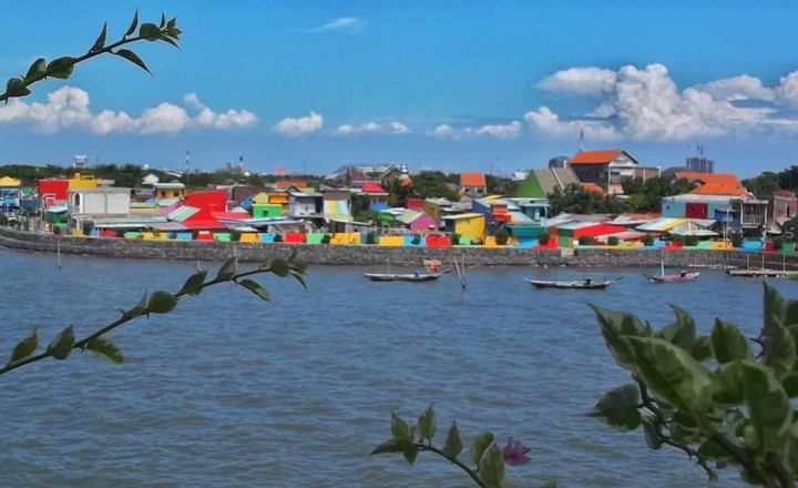 Berada di Pinggir Pantai, Kampung Bulak Surabaya Suguhkan Pemandangan Indah