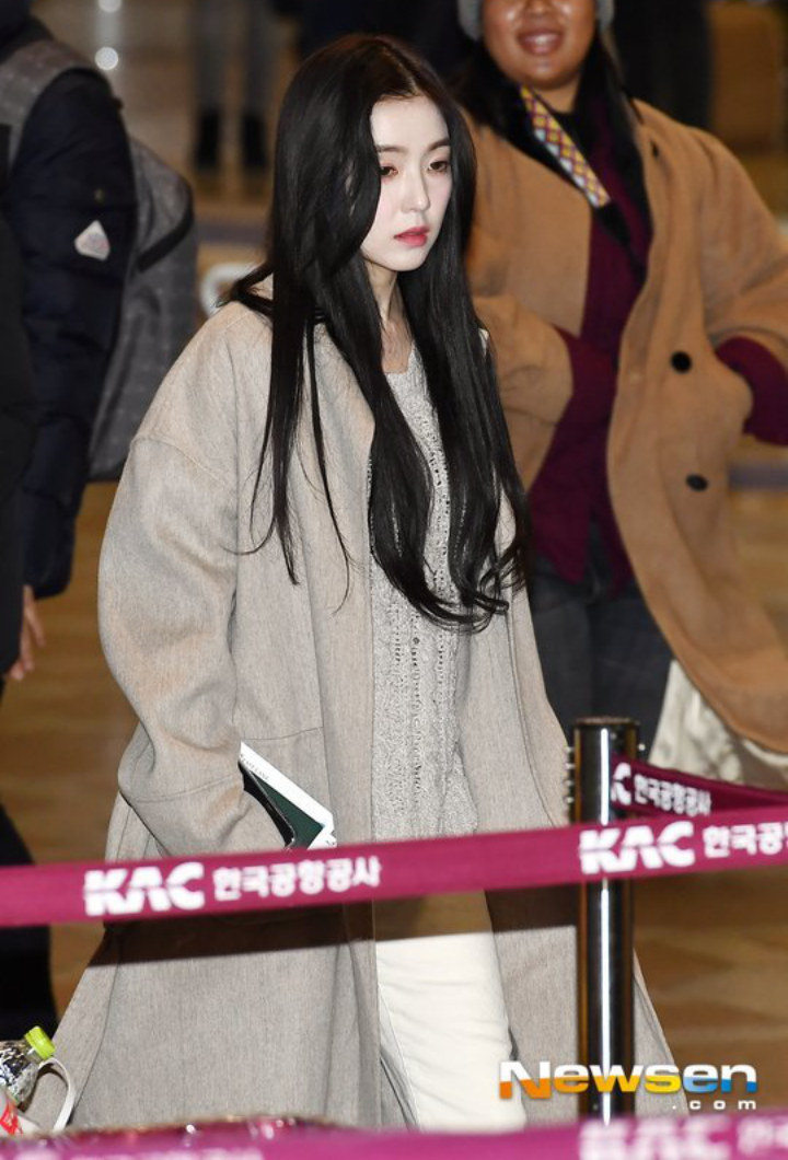 Berangkat ke Jepang, Wajah Lelah Irene di Bandara Jadi Perhatian