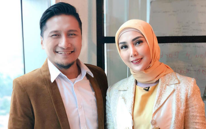 Sudah Hijrah, Postingan Arie Untung Dapat Kejutan Ulang Tahun Jadi Sorotan Netter