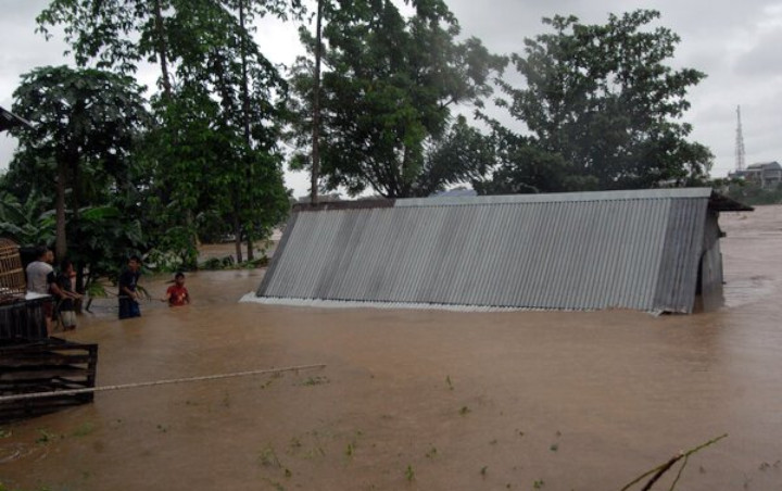 Bendungan Bili-Bili Meluap Akibatkan Banjir Bandang, 2.121 Warga Gowa Mengungsi