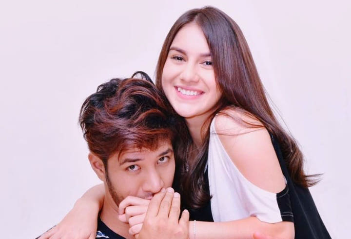 Makin Mesra, Ammar Zoni Cium Tangan Irish Bella di Pemotretan