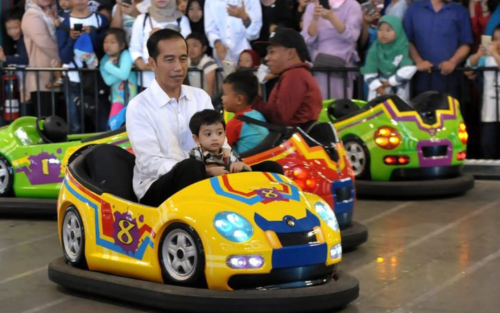 Jokowi Ajak Jan Ethes Main Boom-Boom Car: Masa Kayak Gitu Dibilang Kampanye?