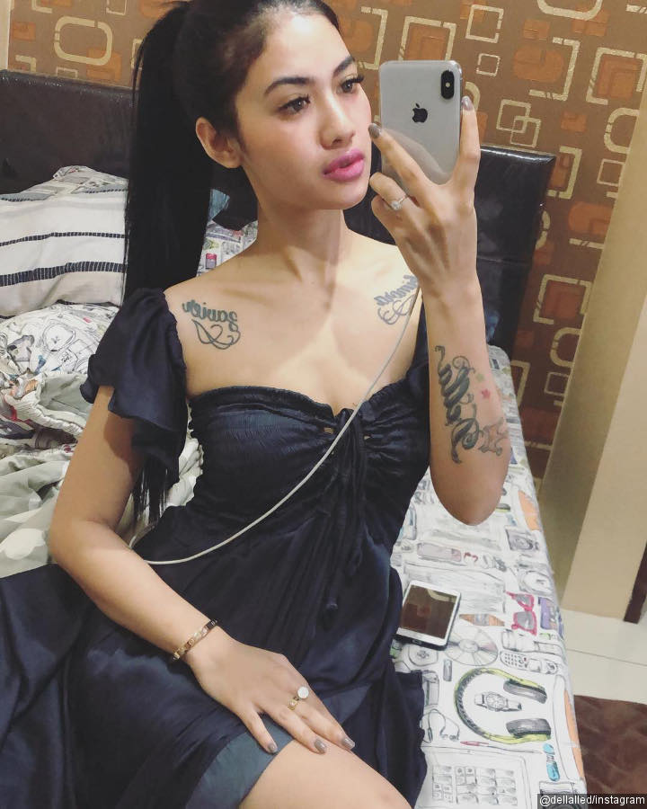 Banyak Tato Bikin Della Perez Makin Seksi, Setuju Gak?