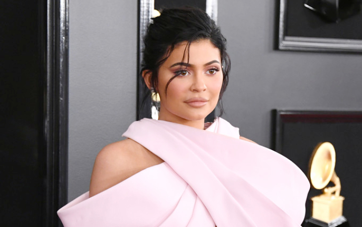 Kylie Jenner Bantah Rumor Operasi Plastik: Hanya Perlu Makeup dan Filler