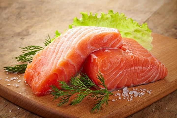 Hindari Salmon setelah Minum Obat