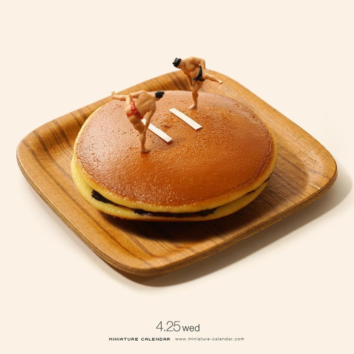 Pertandingan Sumo di Atas Dorayaki