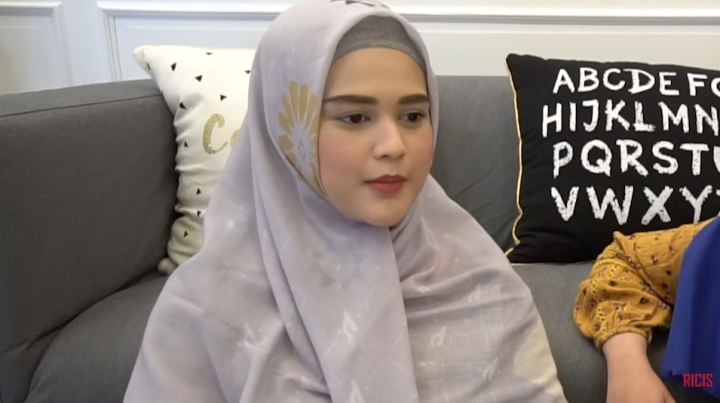 Cut Meyriska Ungkap Alasan Jatuh Cinta