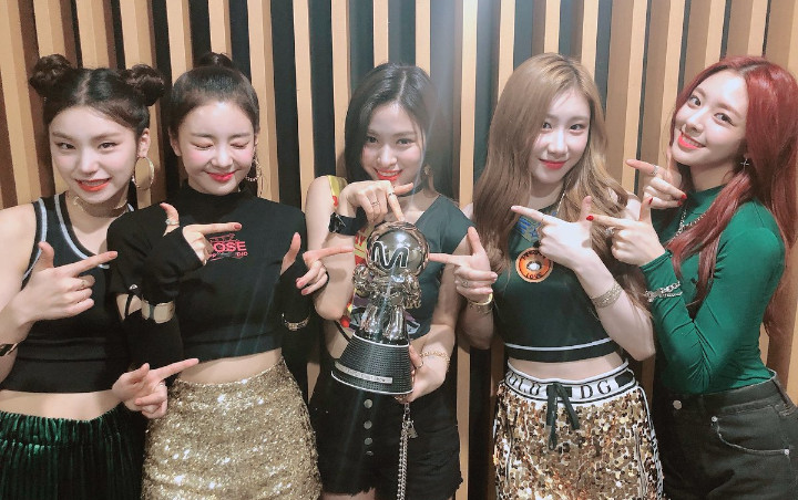 ITZY Pecahkan Rekor Girl Grup Baru Debut Dengan Piala Terbanyak di Acara Musik