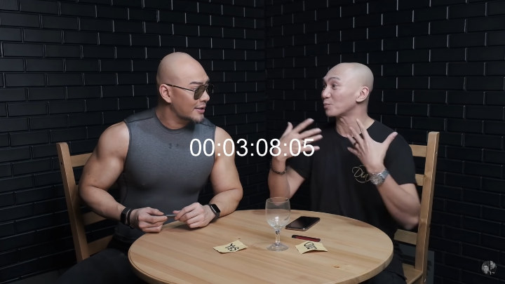 Deddy Corbuzier \'Curiga\' Syahrini-Reino Nikah Settingan, Peramal: Perang Batin Dan Terpaksa
