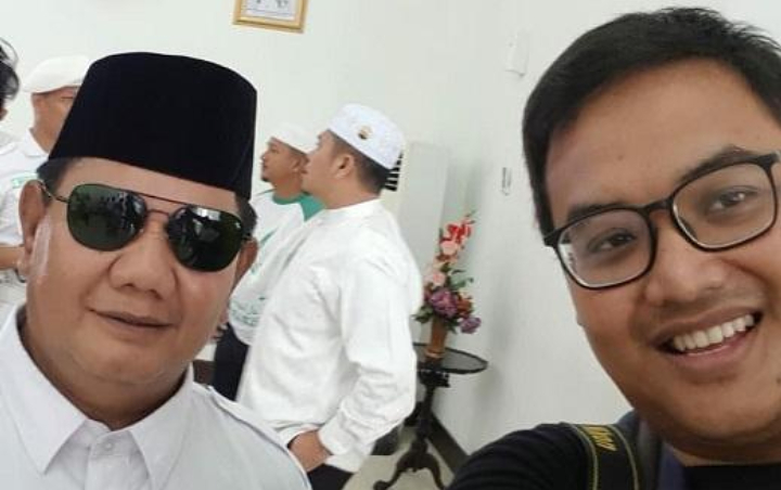 Heboh Prabowo 'Palsu' di Bandara Pekanbaru, Reaksi Emak-Emak Pendukung Di Luar Dugaan