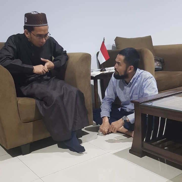 Ustaz Adi Hidayat dan Teuku Wisnu
