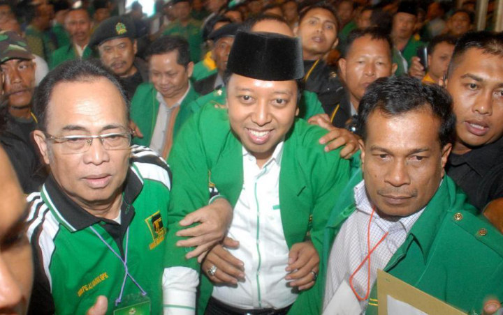 PSI Minta KPK Usut Tuntas Kasus Romahurmuziy: Pak Jokowi Tak Beri Perlindungan Hukum