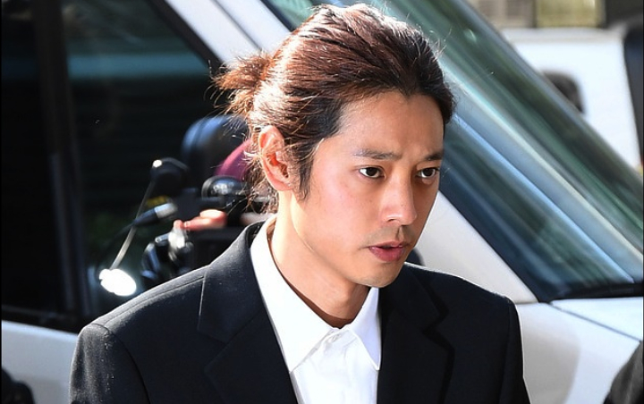 Jung Joon Young Digiring ke Kantor Polisi dengan Tangan Terikat untuk Ditahan