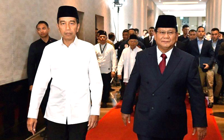 Tuding Jokowi Terima Laporan Asal Bapak Senang, Tagar Prabowo Benteng NKRI Jadi Trending