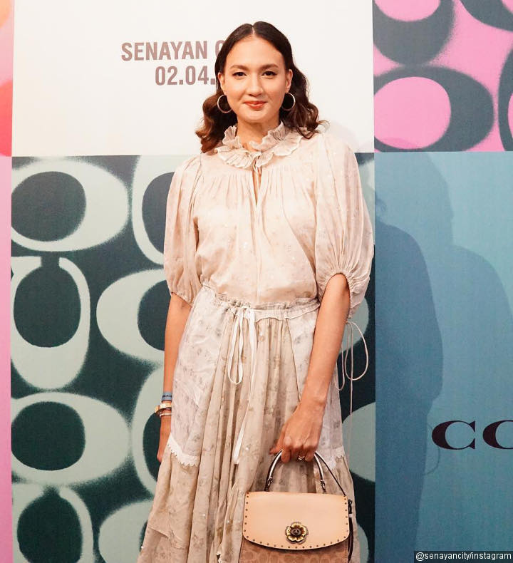 Nadine Chandrawinata Tampil Cantik Dalam Balutan Dress Coach