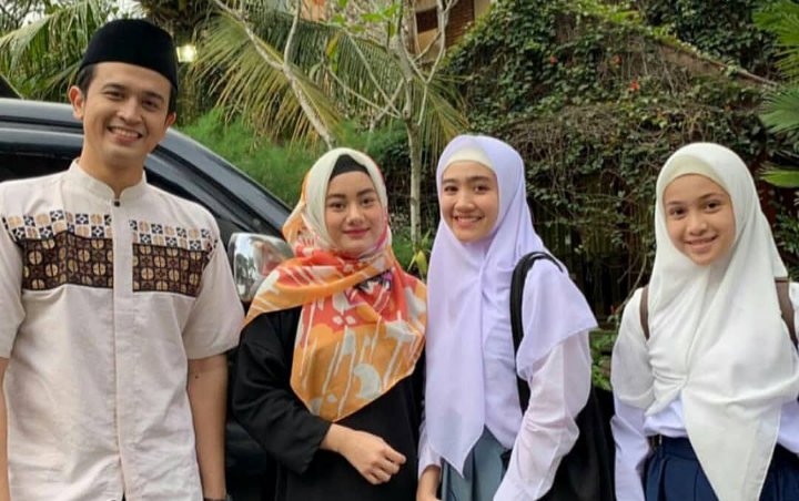 Febby Rastanty dan Dinda Hauw Tampil Adem Pakai Hijab Jadi Santri di 'Merindu Baginda Nabi'