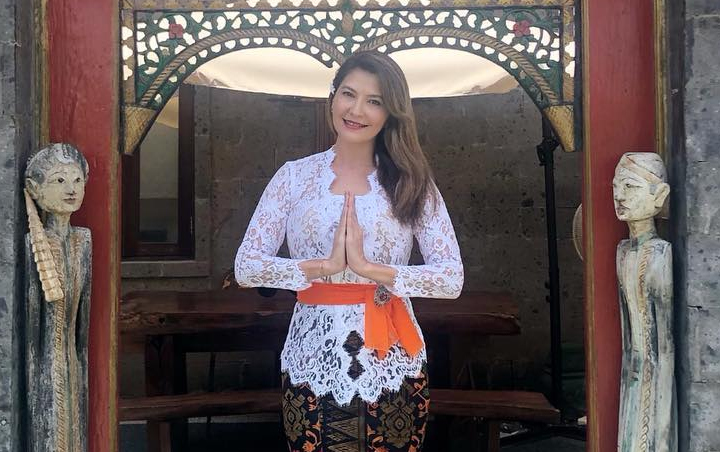 Tamara Bleszynski Ramai Ditanya Soal Keyakinan Saat Terlihat di Gereja Usai Berhijab