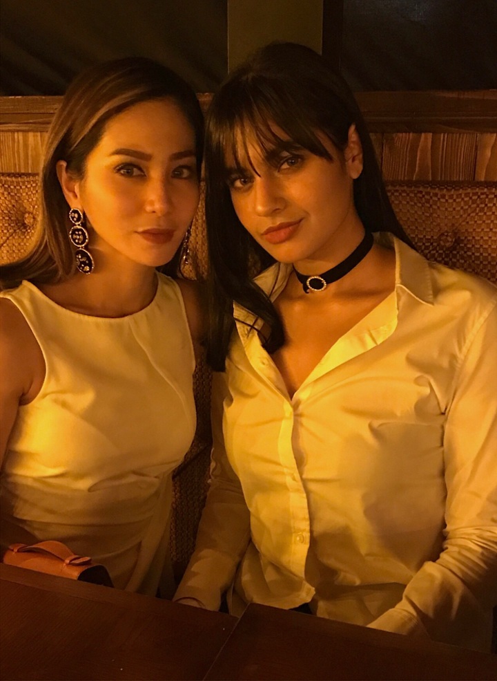 Pose Bareng Usai Nikmati Makan Malam Bersama Keluarga