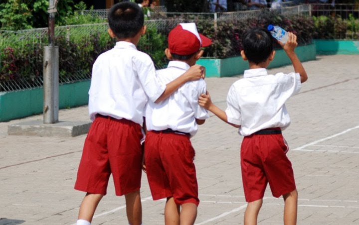 Viral Surat Izin Siswa SD Tak Masuk Sekolah: Kaki Saya 'Dientop' Tawon dan 'Maksengkring'