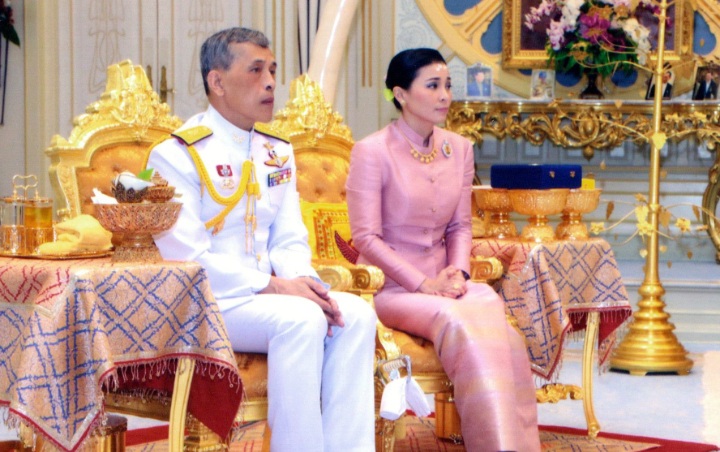 Raja Thailand Nikahi Pengawal Pribadi Beberapa Hari Jelang Penobatan
