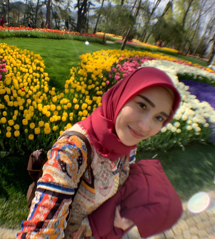 Ayu Ting Ting Bagikan Foto Cantik di Turki Untuk Ucapkan Selamat Puasa