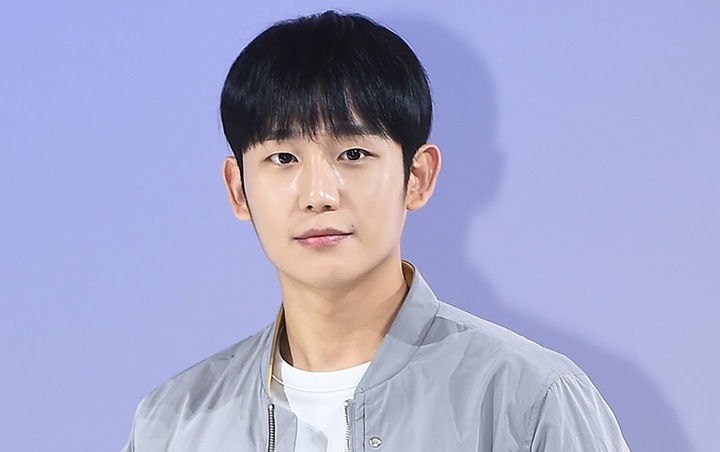 Jung Hae In Ungkap Kemiripan Kepribadian Aslinya dengan Peran di 'Spring Night'