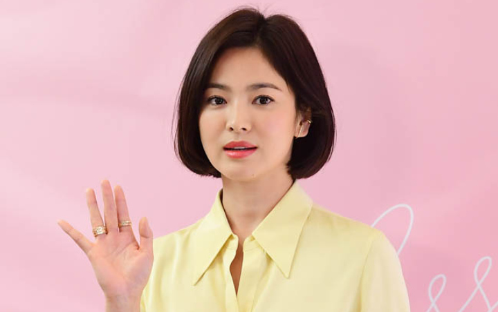 Song Hye Kyo Tampil Anggun di Event Terbaru, Netizen: Cantiknya Tak Tertandingi