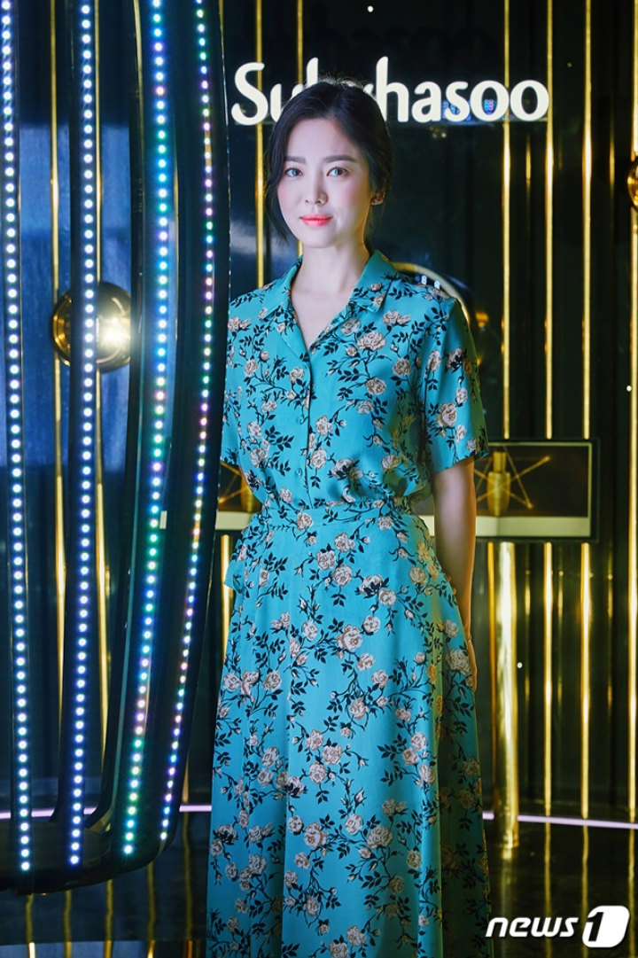 Song Hye Kyo Tampil Anggun di Event Terbaru, Netizen: Cantiknya Tak Tertandingi