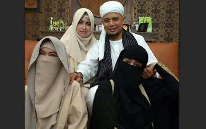 Istri Ke-3 Ustaz Arifin Ilham Bakal Ceritakan Sosok Mendiang ke Sang Bayi yang Tak Sempat Digendong